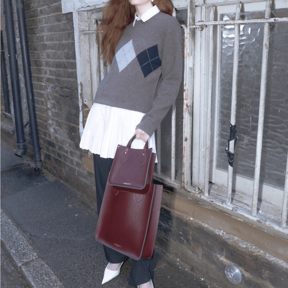 The Cambridge Satchel company Leather Tote Bag in rich Burgundy - Picture 2 of 5